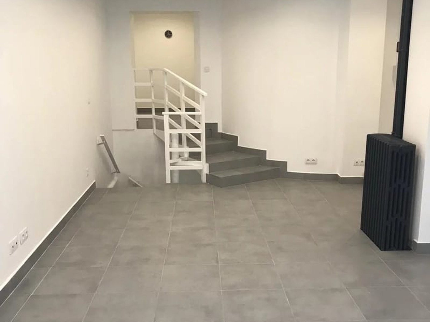 Boutique a louer Batignolles Refait à neuf Sans reprise