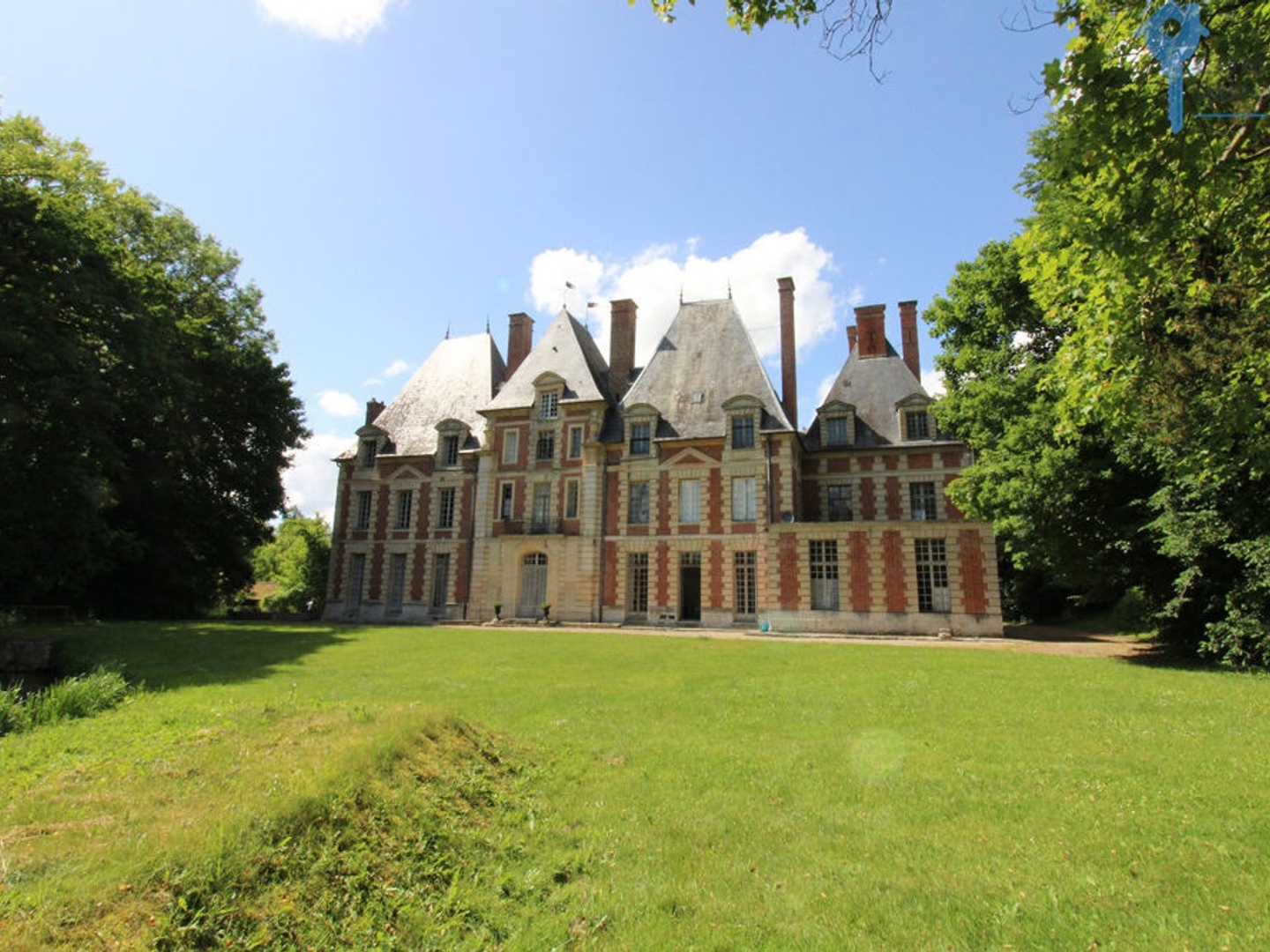 Dpt Eure (27) à vendre Château du 17 et 18ème siècle et ses nombreuses dépendances