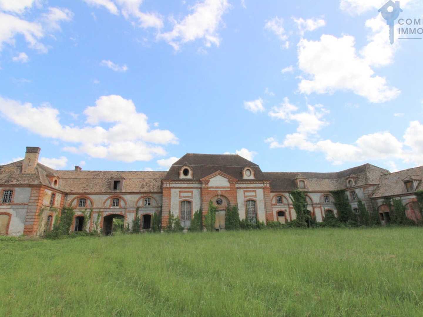 Maison à vendre - 1900m2 - Pacy-Sur-Eure (27120)