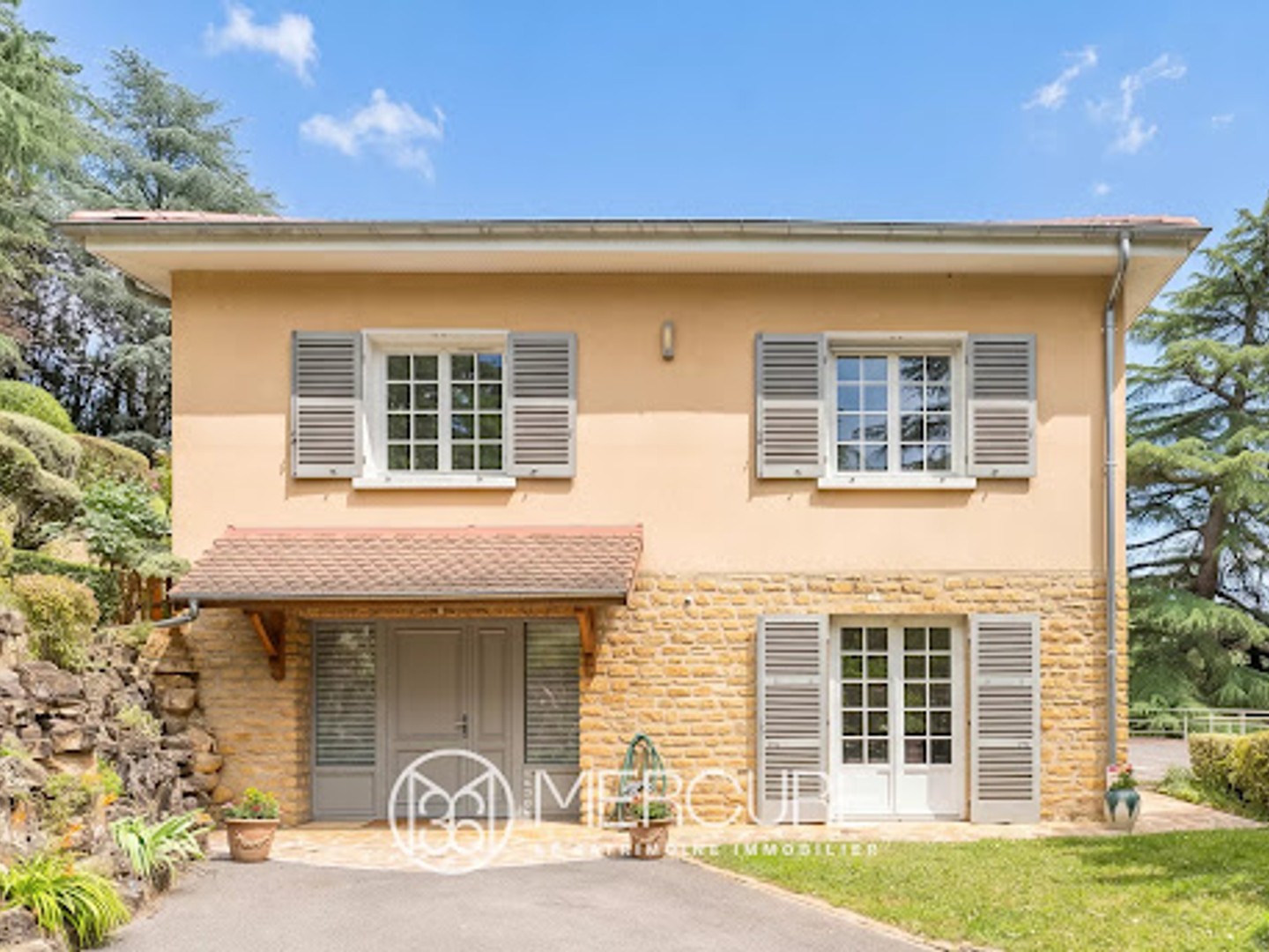 Maison à vendre - 9 pièces - 252m2 - Saint-Cyr-Au-Mont... (69450)