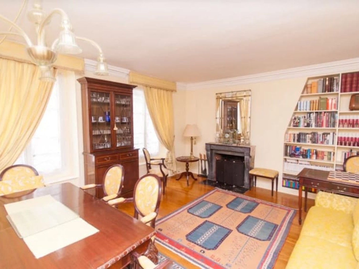 Paris 1er - Etienne Marcel - 2/3 pièces - 53,90m² - 3ème étage - 620 000 euros.