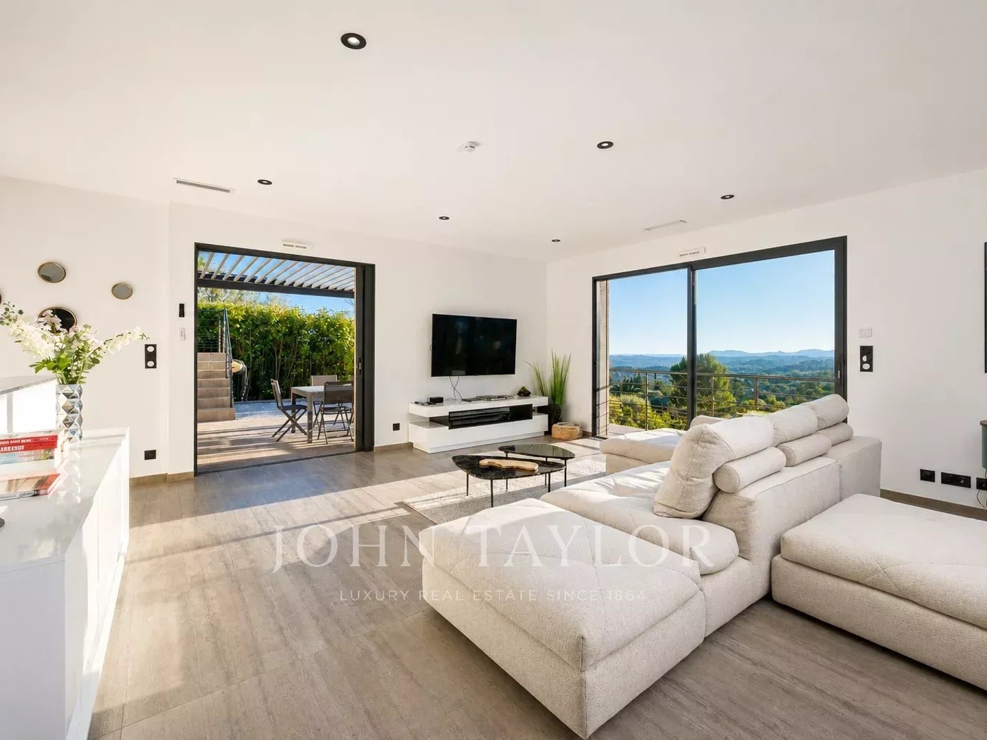 Maison à vendre - 6 pièces - 162m2 - Tourrettes-Sur-Loup (06140)