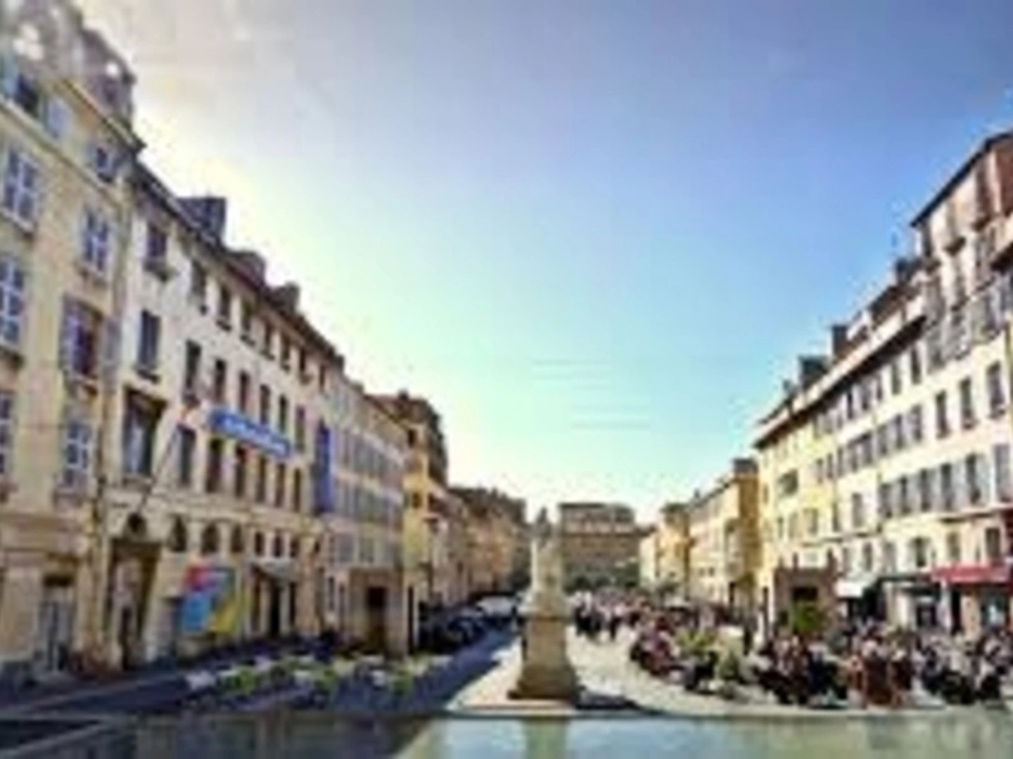 Magasin à vendre - 2 pièces - 64m2 - Marseille 1e (13001)