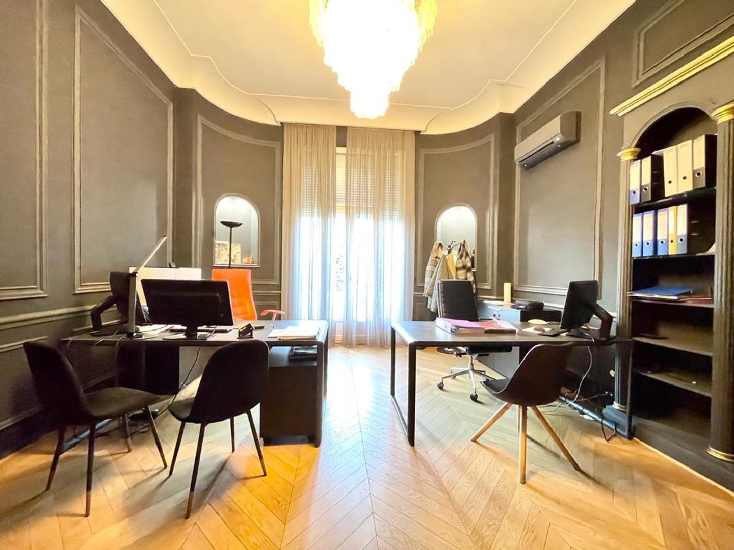 Bureaux à vendre - 15 pièces - 323m2 - Marseille 8e (13008)
