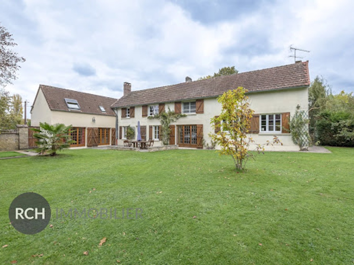 Maison 10 pièces 260 m²