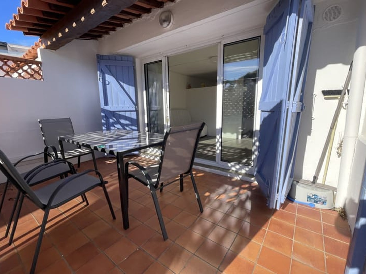Appartement à vendre - 2 pièces - 24m2 - Bormes-Les-Mimosas (83230)