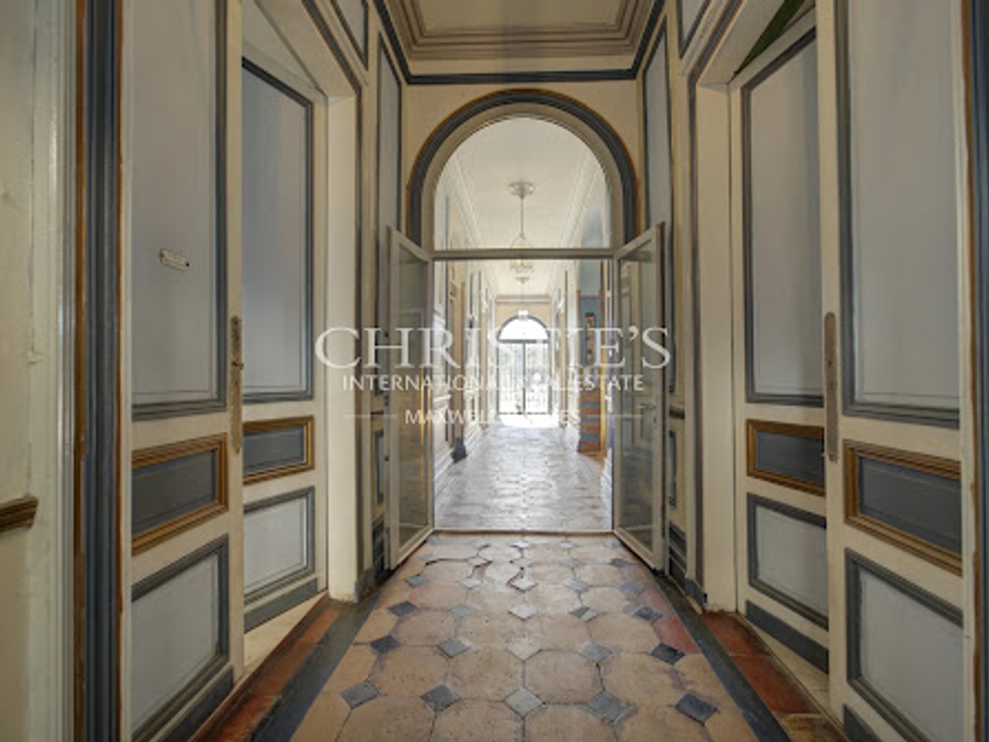 Maison 16 pièces 614 m²