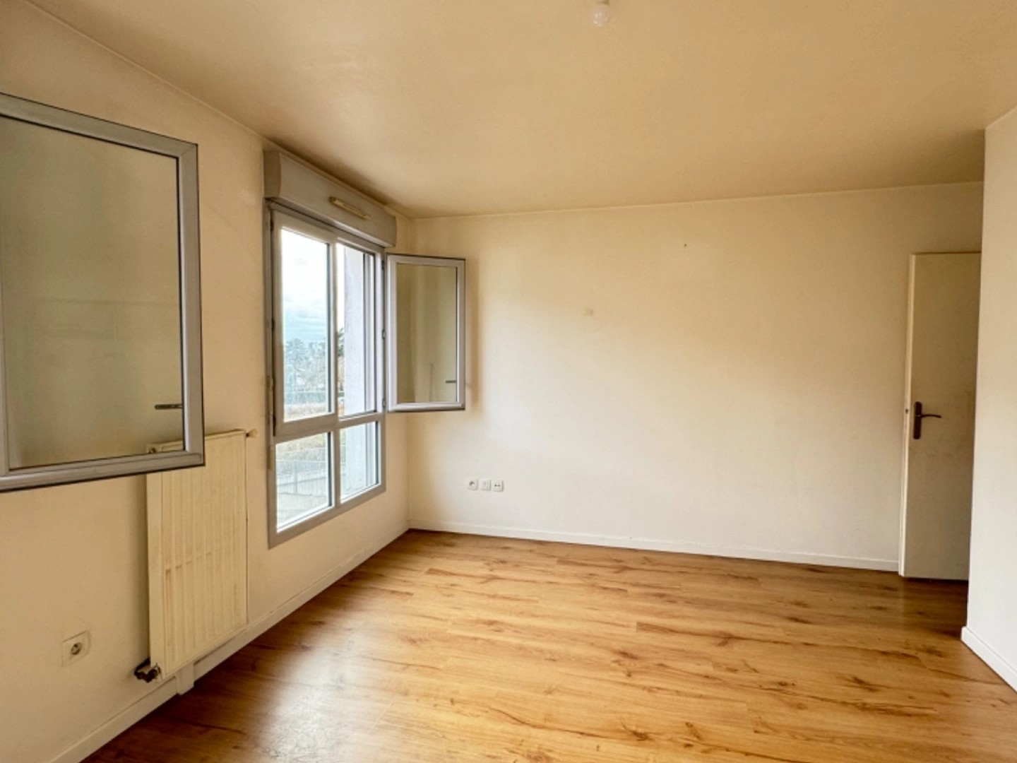 Appartement à vendre - 2 pièces - 45m2 - Rosny-Sous-Bois (93110)