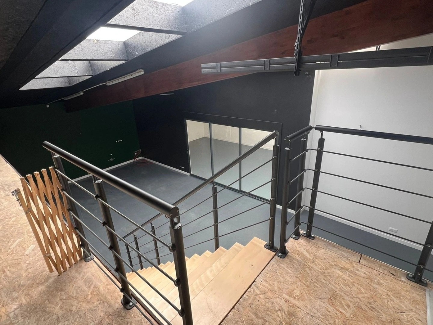 Magasin à vendre - 5 pièces - 200m2 - Saint-Vivien (17220)
