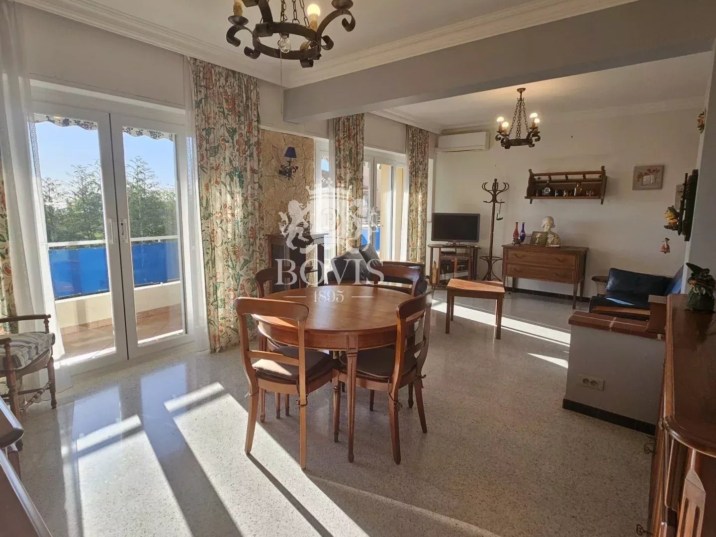 Appartement à vendre - 3 pièces - 89m2 - Beaulieu-Sur-Mer (06310)