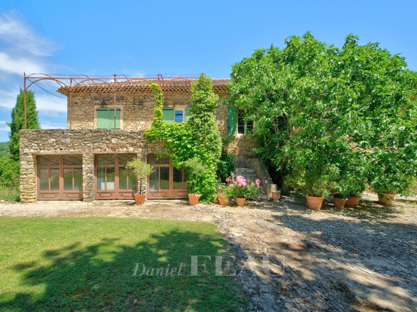 Maison à vendre - 8 pièces - 550m2 - Saignon (84400)