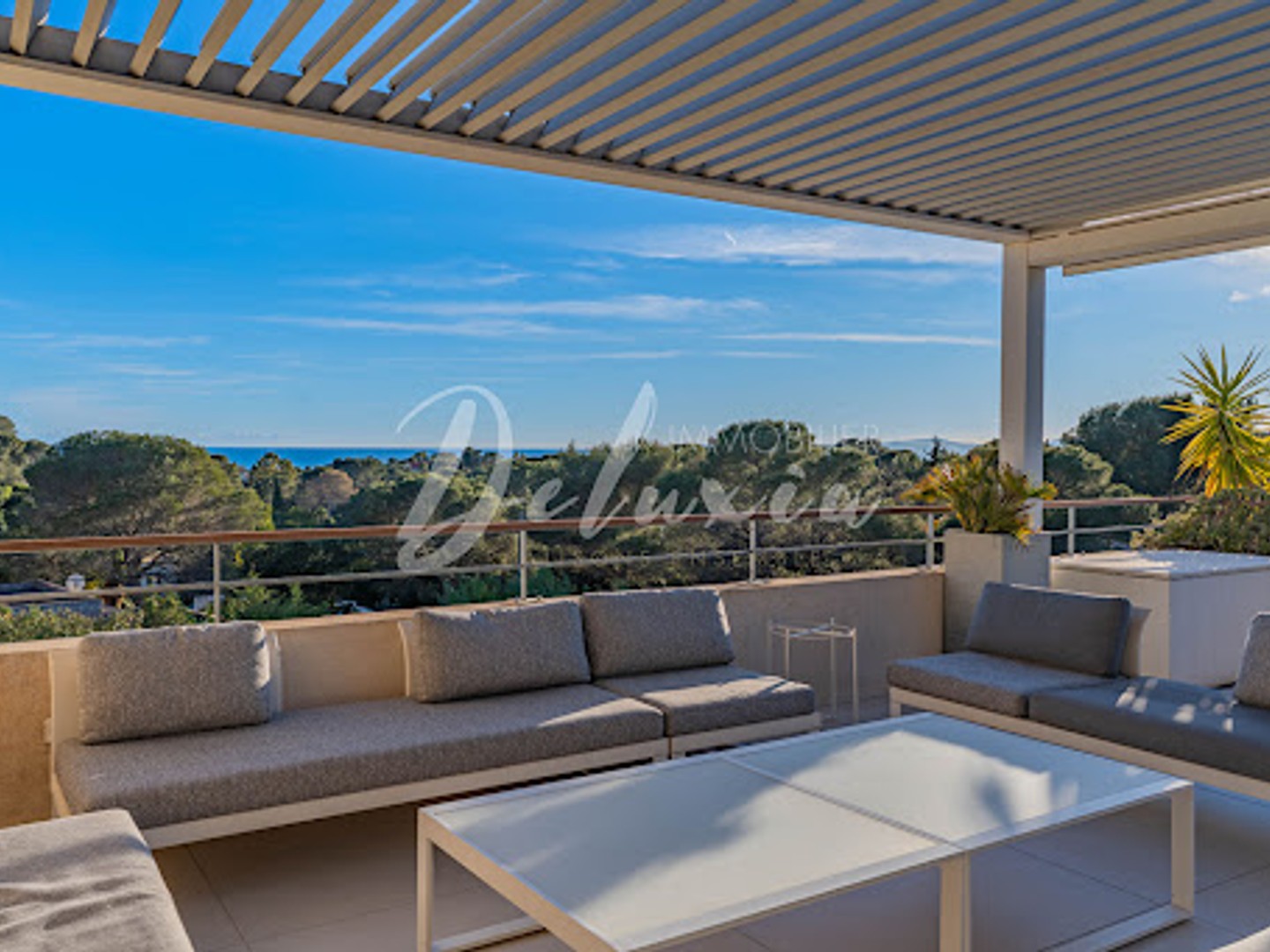 Appartement à vendre - 5 pièces - 145m2 - Saint-Raphaël (83700)