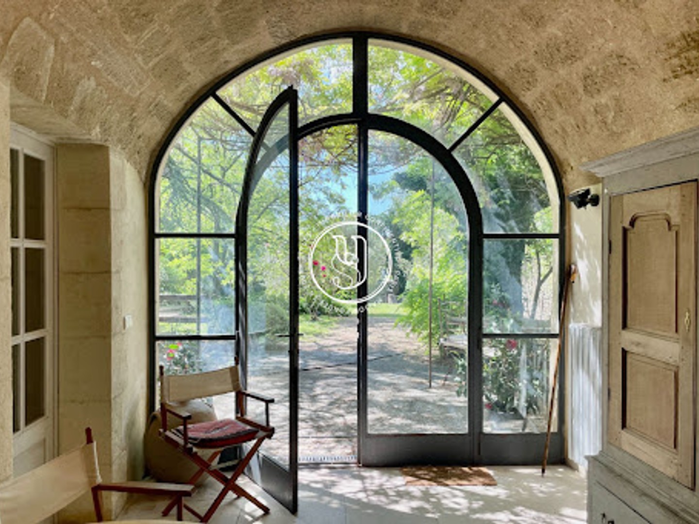 Maison 8 pièces 327 m²
