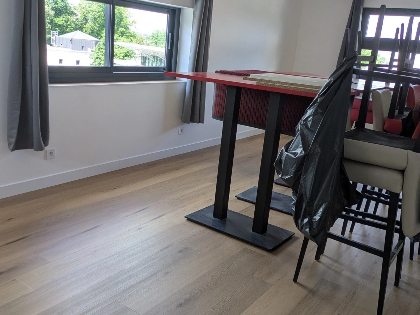 Magasin à vendre - 1 pièce - Bourgoin-Jallieu (38300)