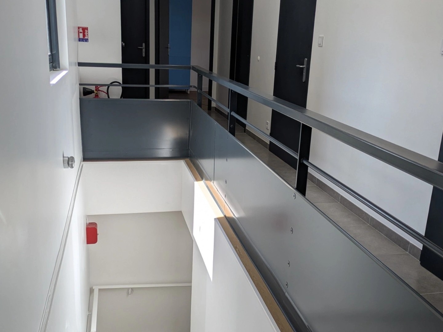 Magasin à vendre - 1 pièce - Bourgoin-Jallieu (38300)