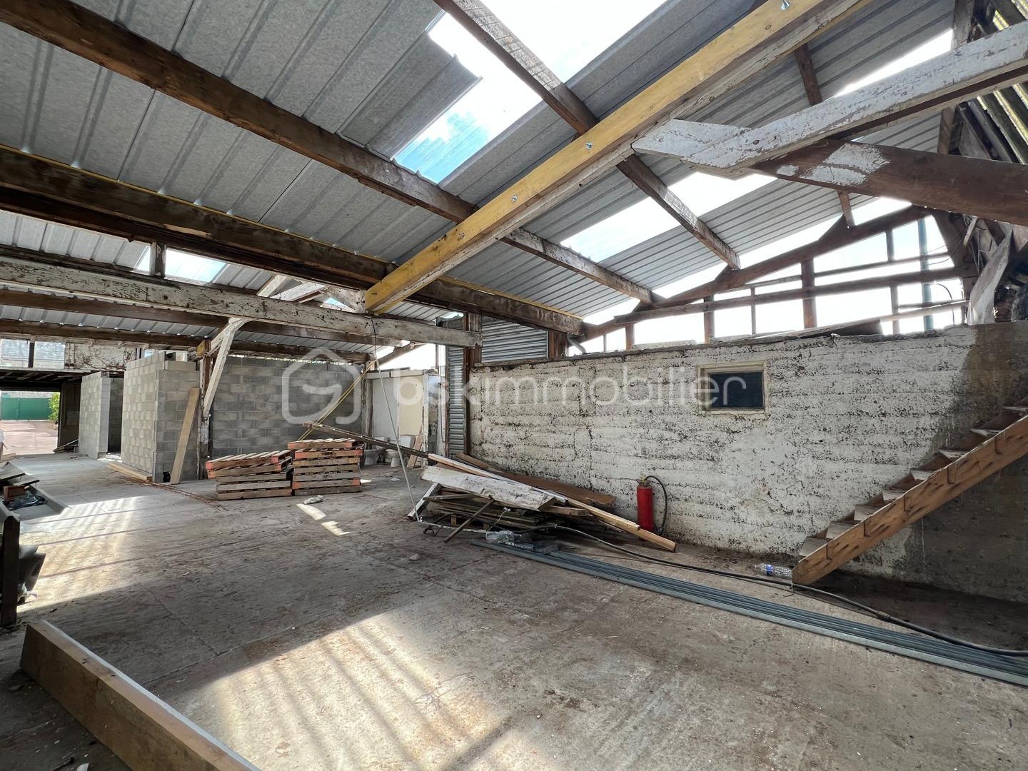 Parking / garage / box à vendre - 104m2 - Étampes (91150)
