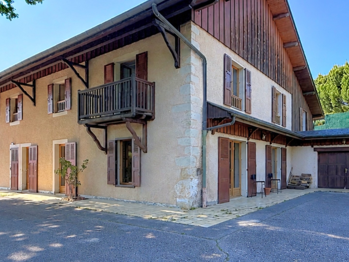Maison à vendre - 9 pièces - 233m2 - Marlioz (74270)