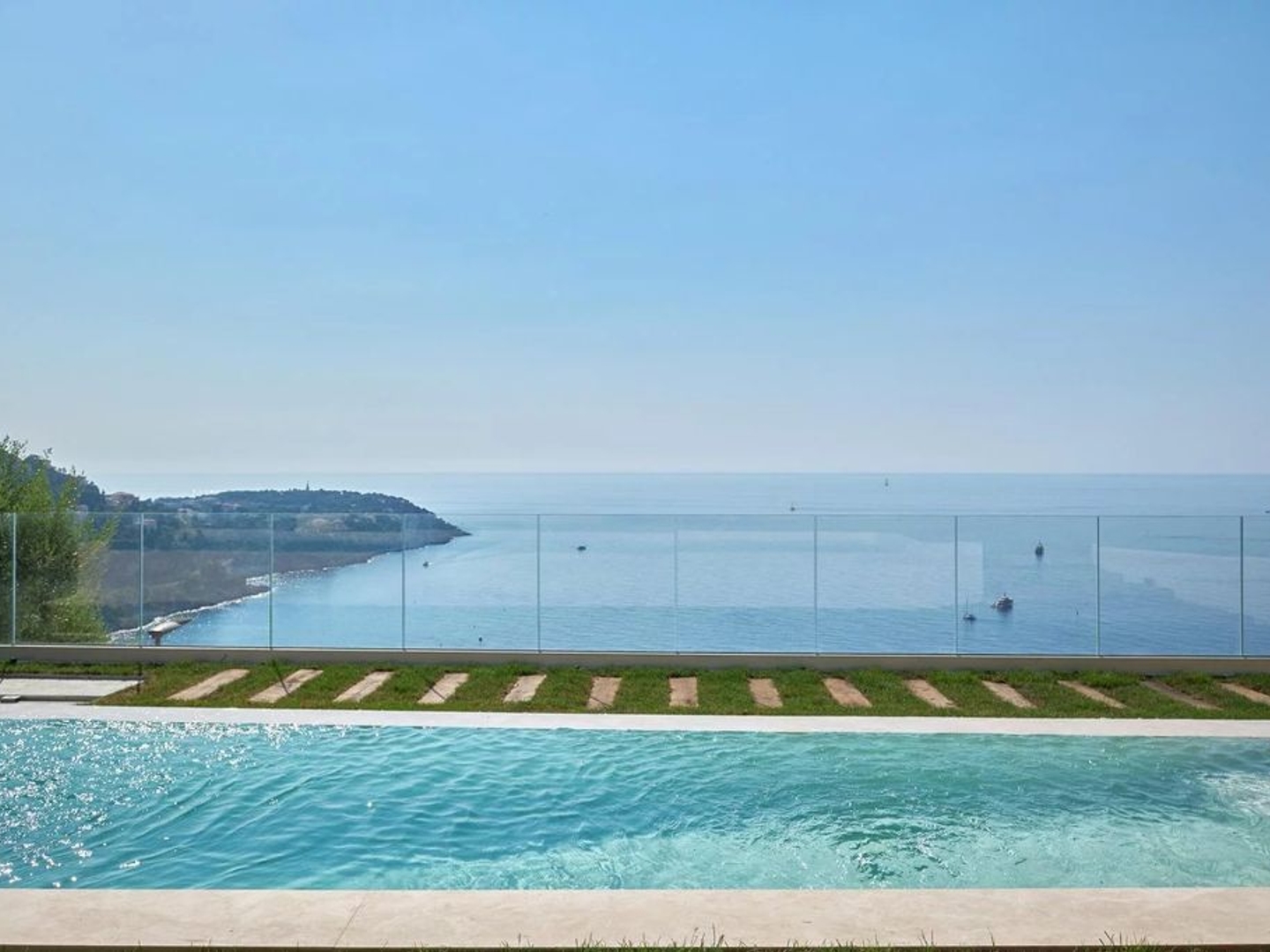 Maison à vendre - 6 pièces - 300m2 - Roquebrune-Cap-Ma... (06190)