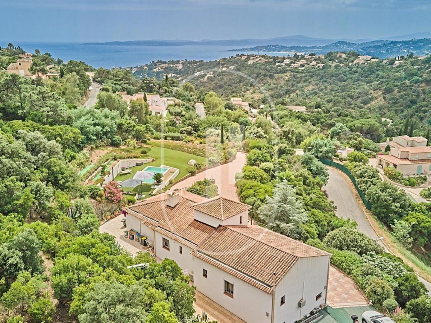 Maison à vendre - 6 pièces - 190m2 - Roquebrune-Sur-Ar... (83380)