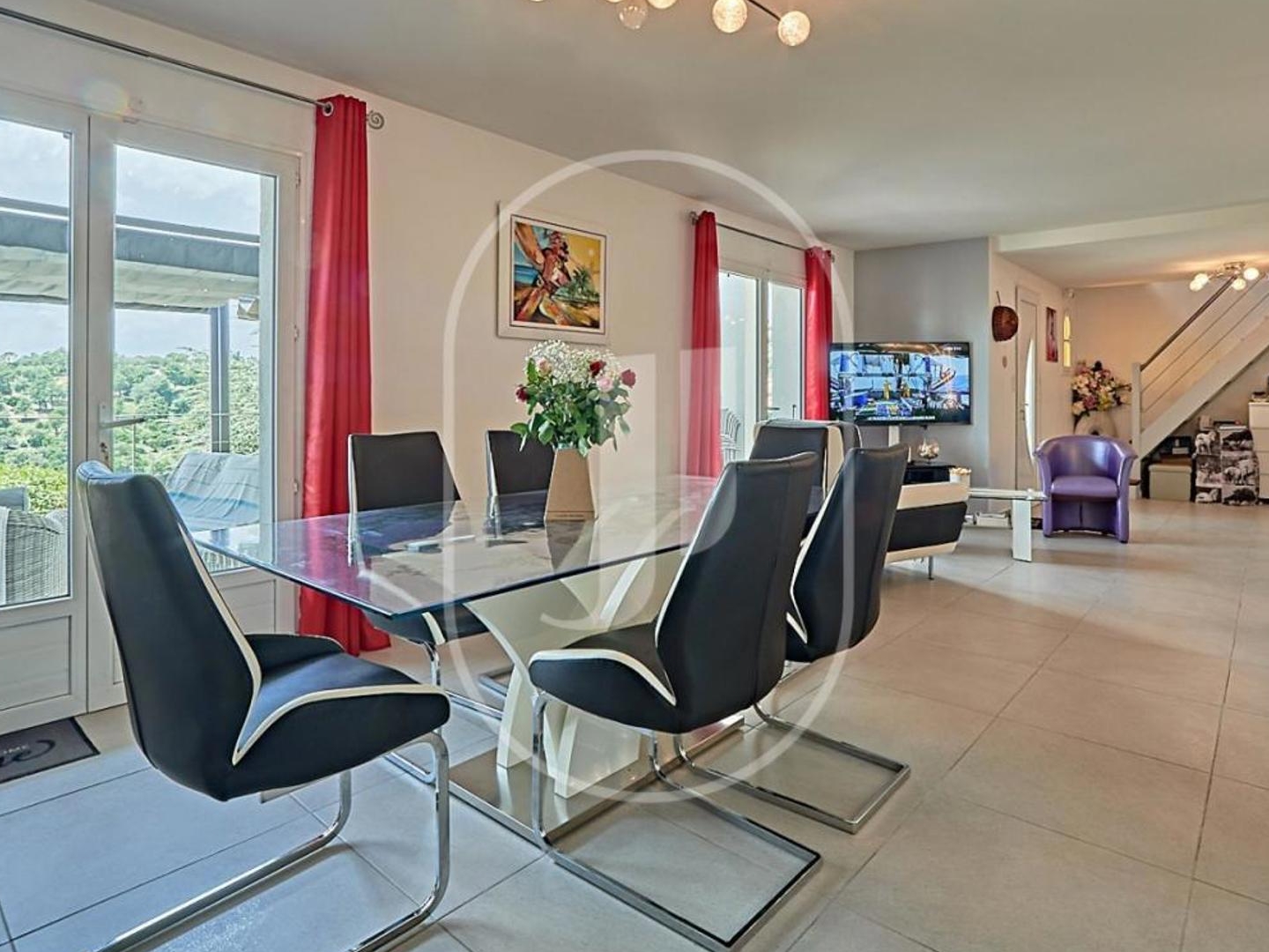 Maison à vendre - 6 pièces - 190m2 - Roquebrune-Sur-Ar... (83380)