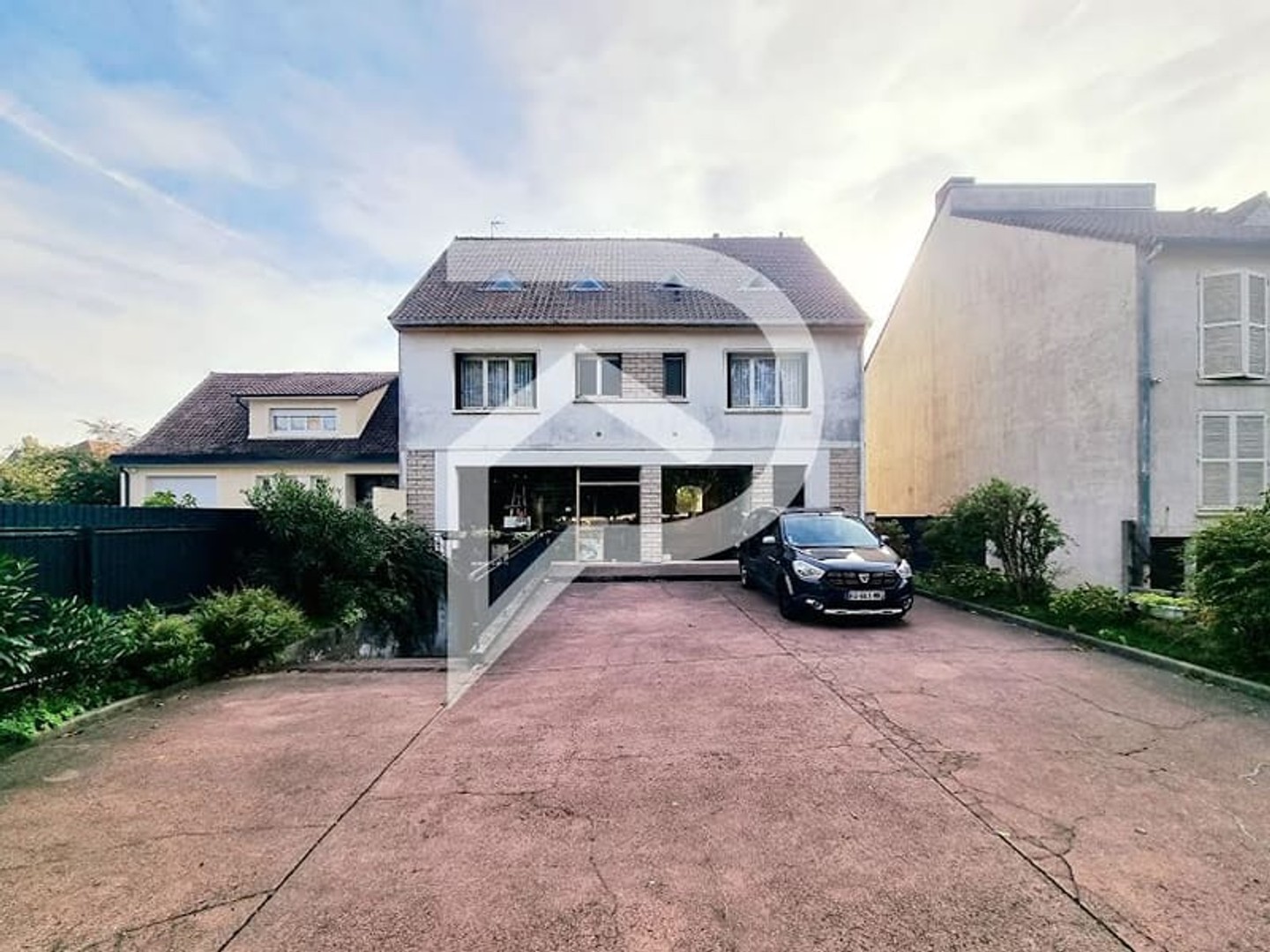 Maison 8 pièces 299 m²