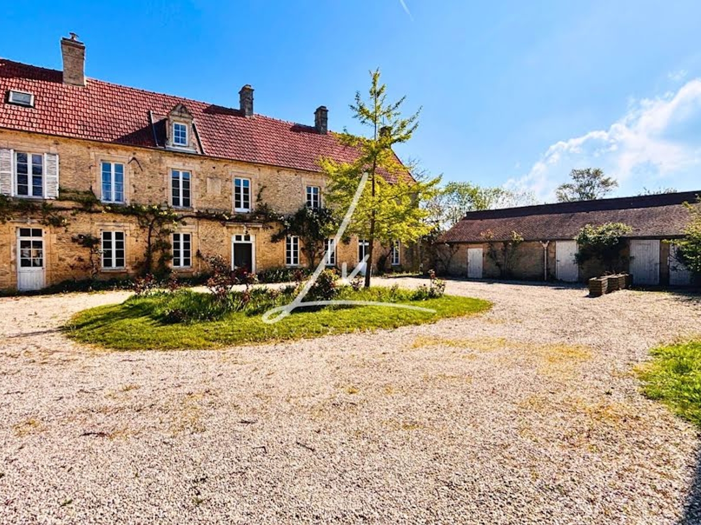 Maison 13 pièces 326 m²