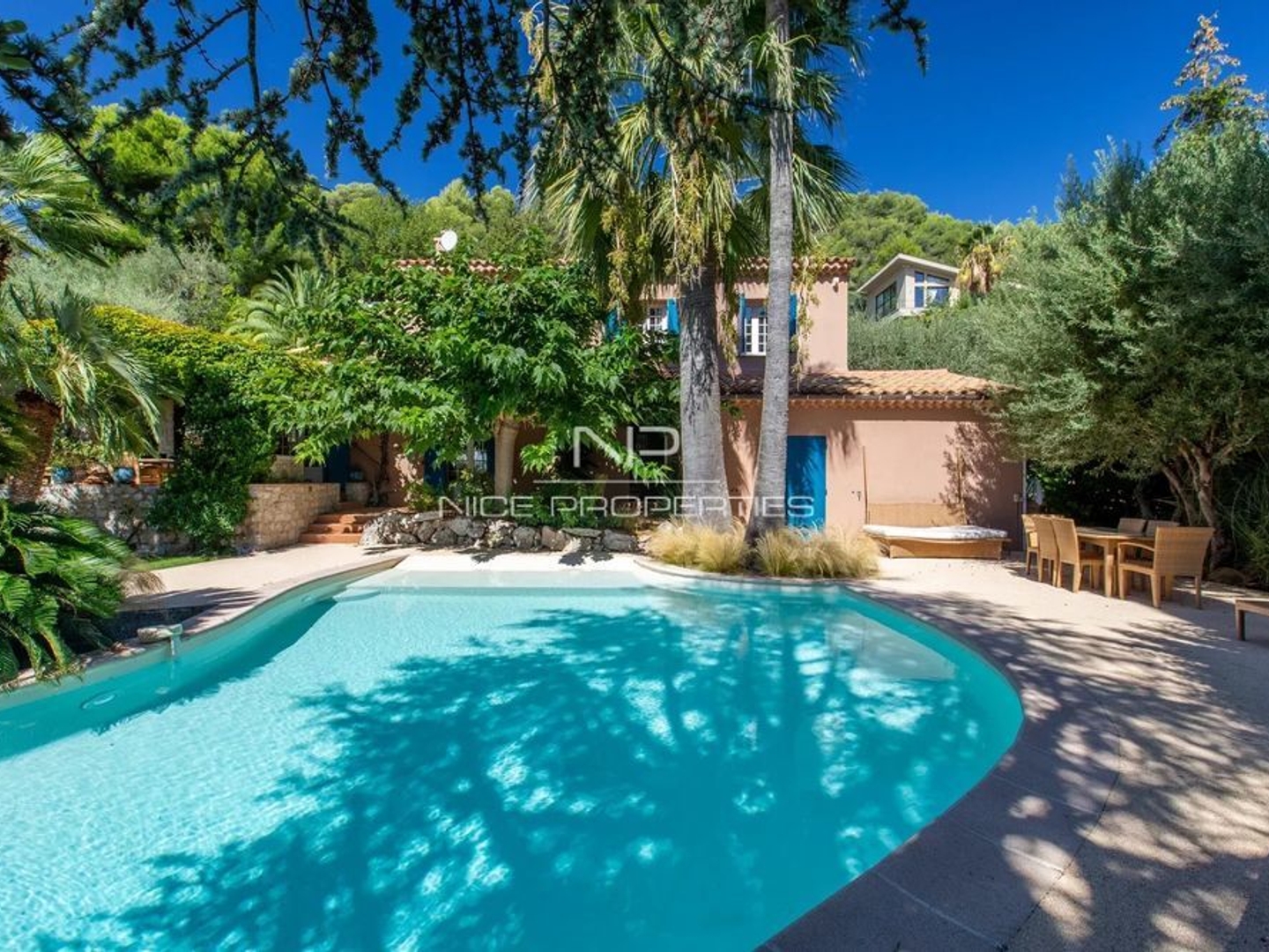 Maison à vendre - 7 pièces - 230m2 - Villefranche-Sur-Mer (06230)