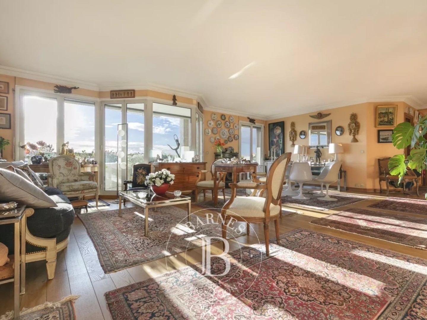 COURBEVOIE APPARTEMENT FAMILIAL FRONT DE SEINE