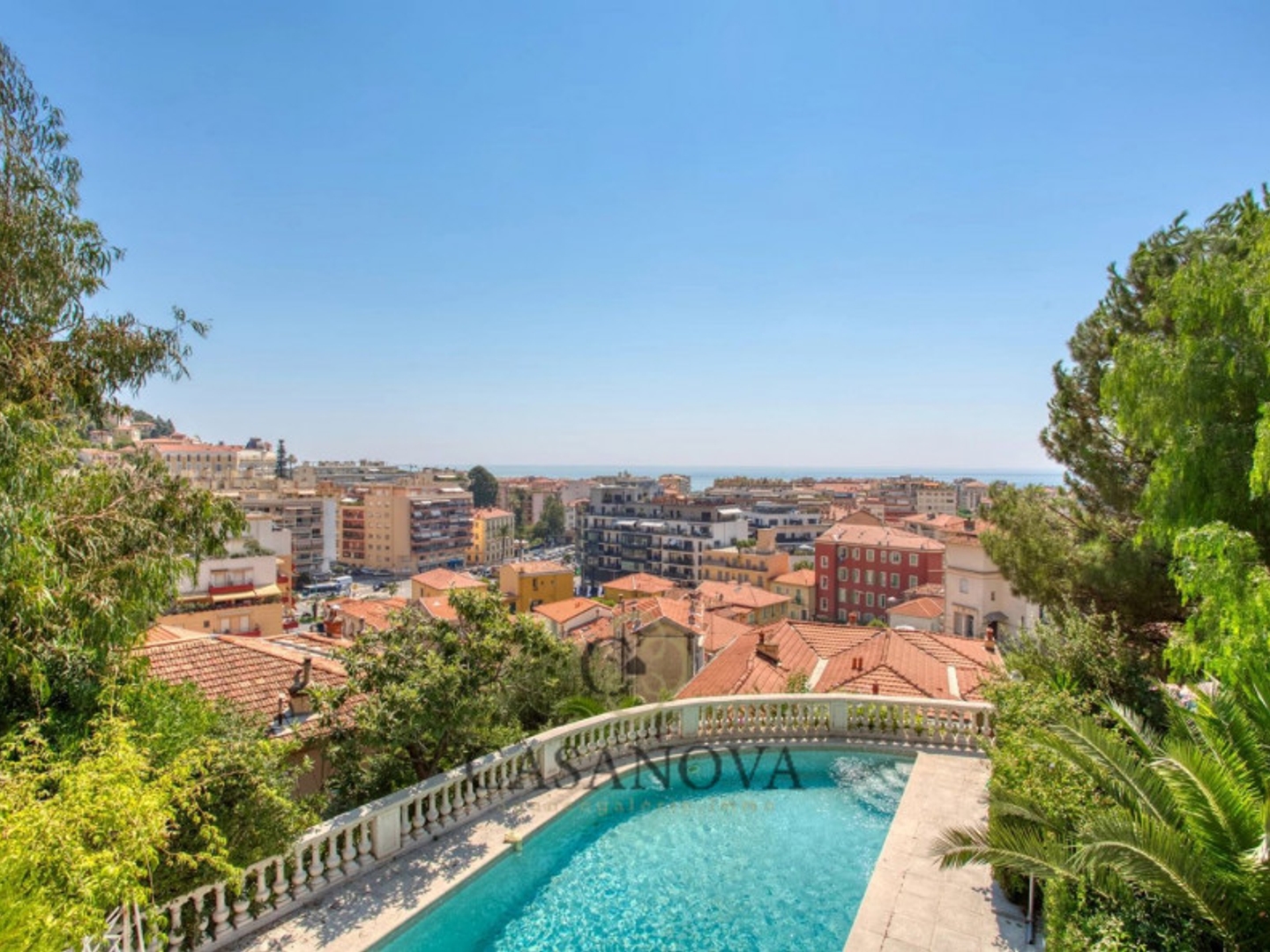 Maison à vendre - 13 pièces - 462m2 - Menton (06500)