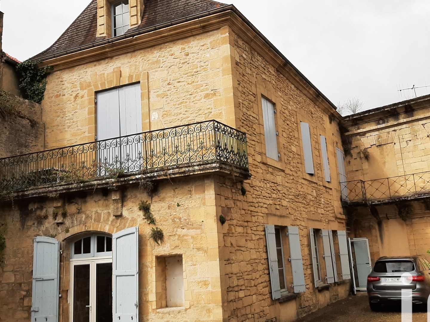 Immeuble à vendre - 240m2 - Sarlat-La-Canéda (24200)
