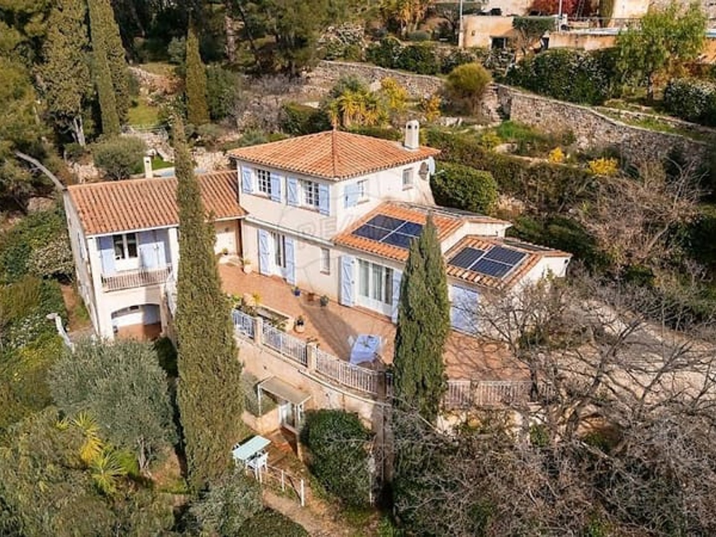 Maison 8 pièces 218 m²