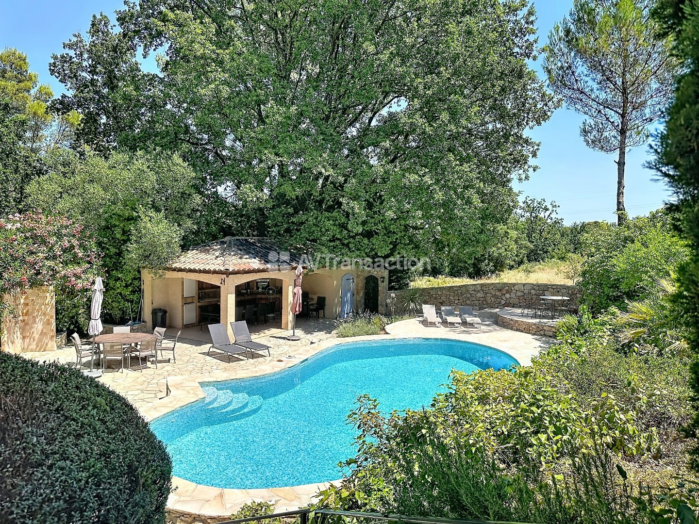 Maison à vendre - 11 pièces - 230m2 - Lorgues (83510)