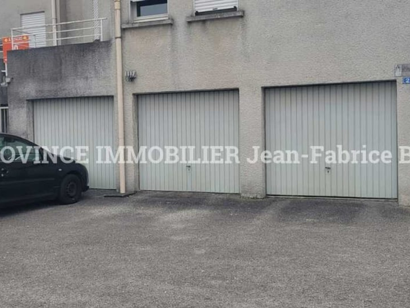 Parking / garage / box à vendre - 17m2 - Bagnols-Sur-Cèze (30200)