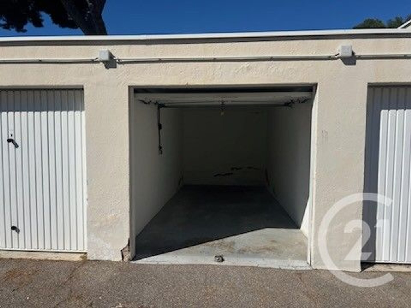 Parking / garage / box à vendre - 13m2 - Carry-Le-Rouet (13620)