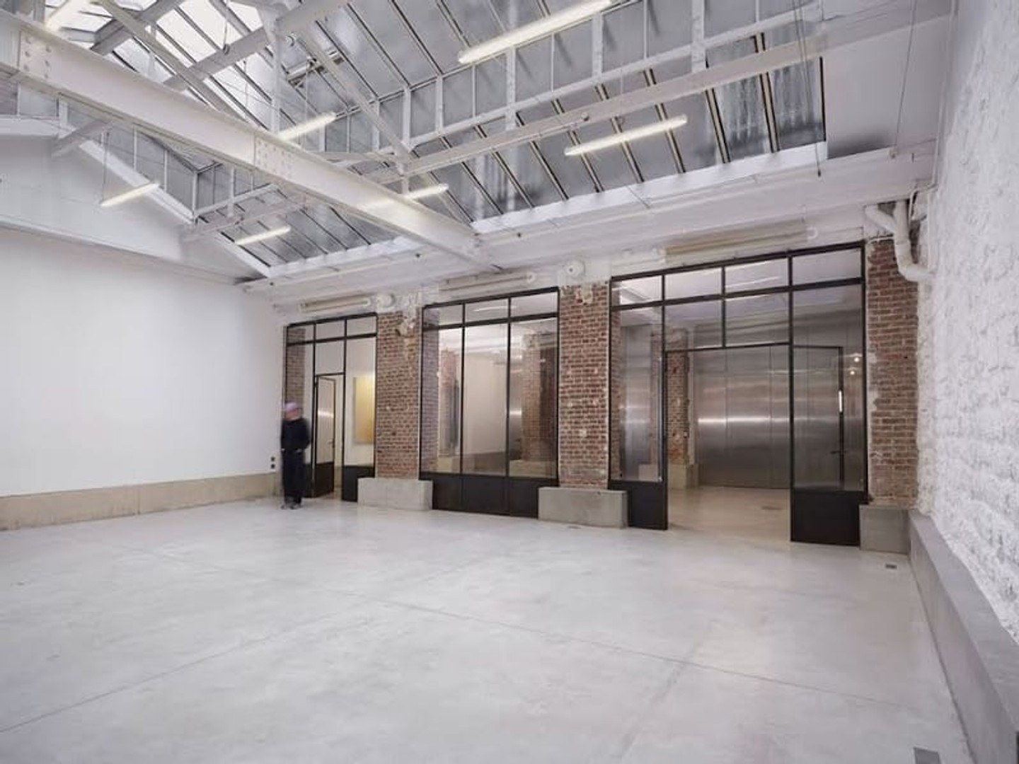 Bureaux 1 pièce 235 m²