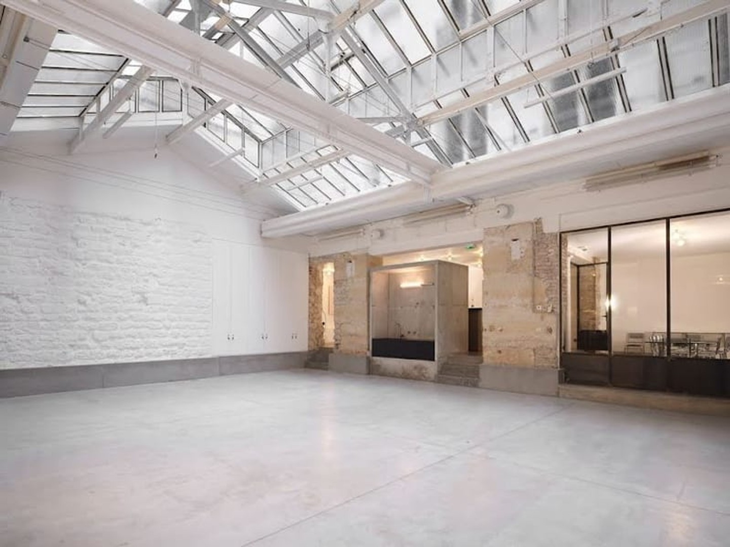 Bureaux à vendre - 1 pièce - 235m2 - Paris 11e (75011)