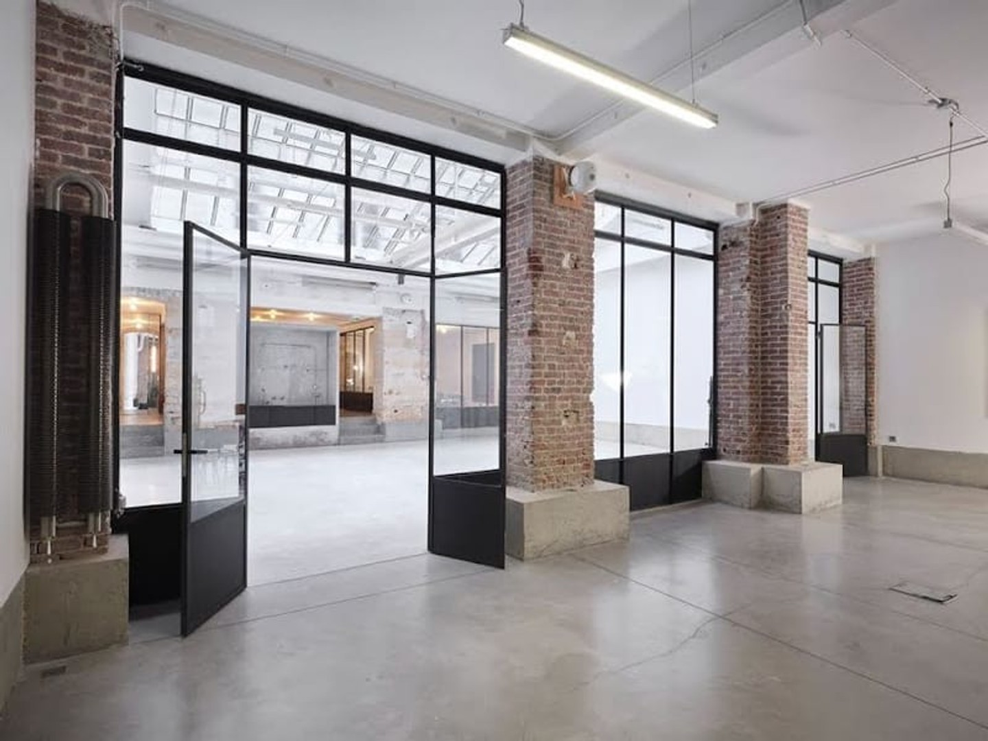 Bureaux à vendre - 1 pièce - 235m2 - Paris 11e (75011)