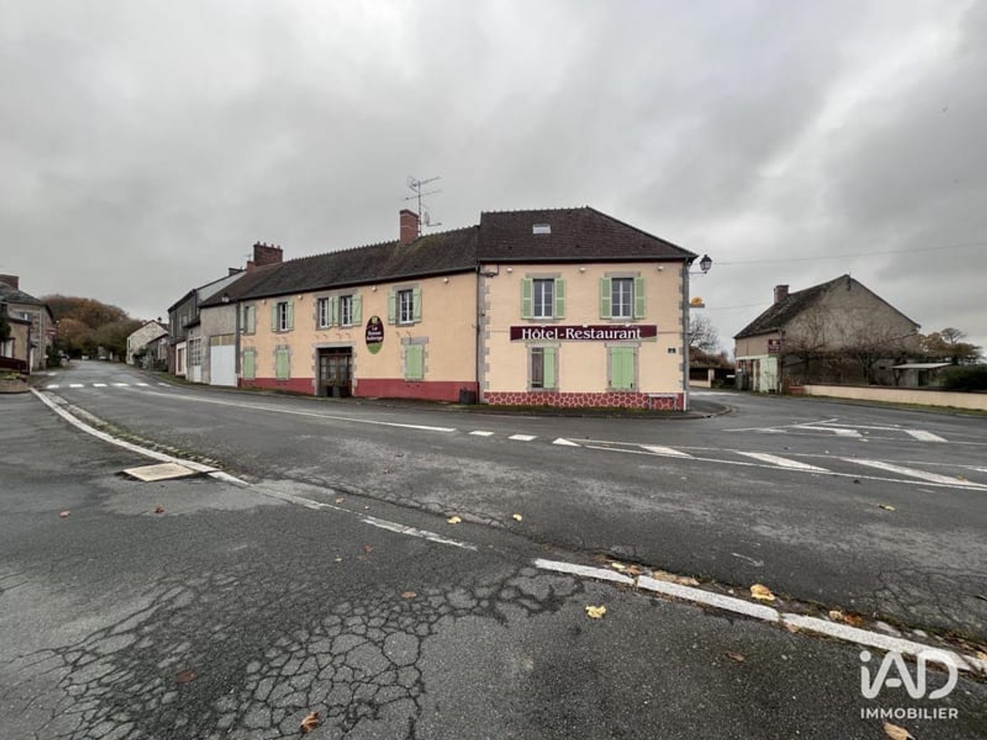 Magasin à vendre - 550m2 - Nouzerines (23600)