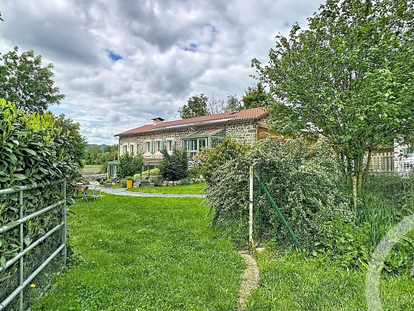 Maison à vendre - 8 pièces - 243m2 - Beaulieu (43800)