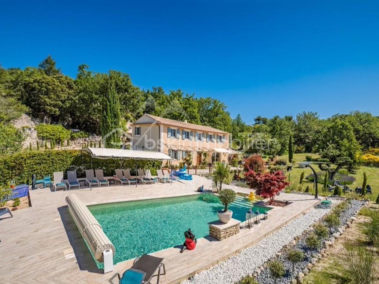 Maison 9 pièces 401 m²