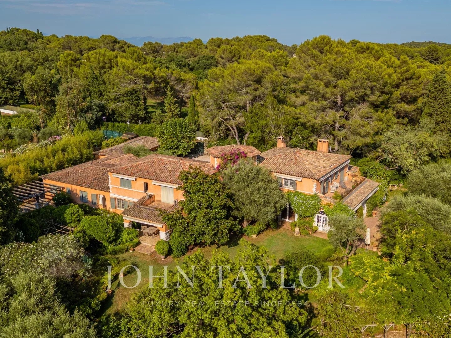 Maison à vendre - 45 pièces - 800m2 - Mougins (06250)