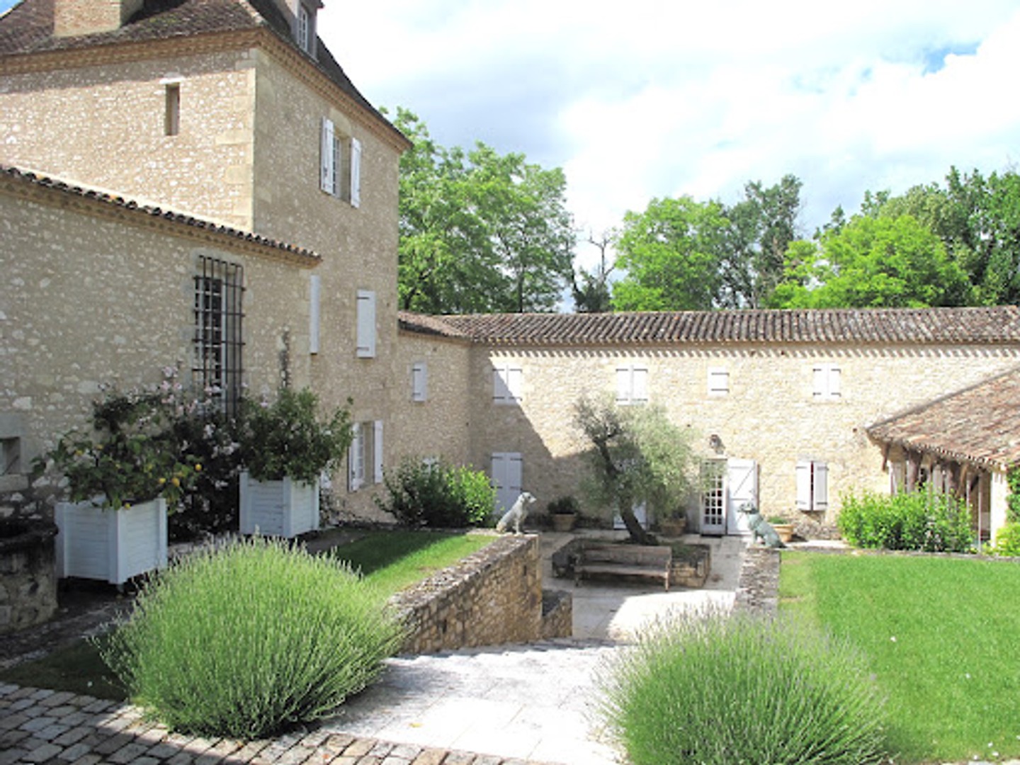 Château 14 pièces 850 m²