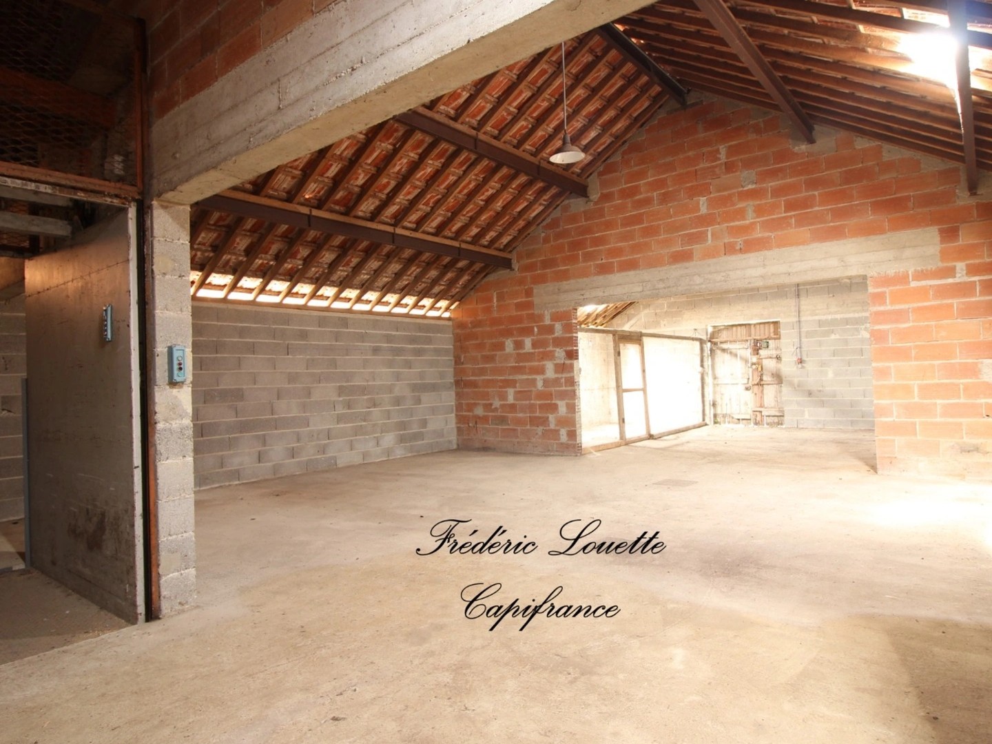 Magasin à vendre - 4 pièces - 1418m2 - Fleury-La-Rivière (51480)