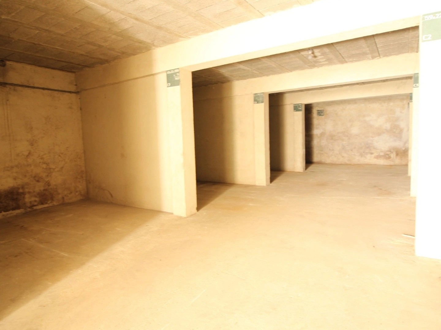 Magasin à vendre - 4 pièces - 1418m2 - Fleury-La-Rivière (51480)