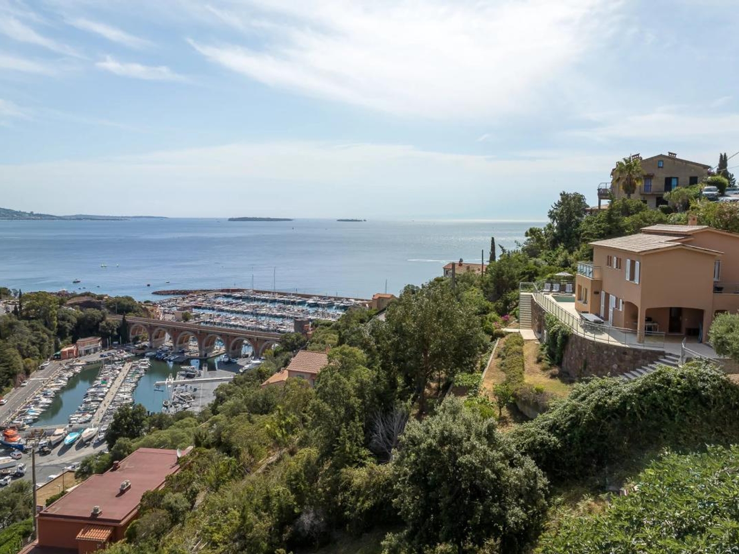 Maison à vendre - 4 pièces - 120m2 - Théoule-Sur-Mer (06590)