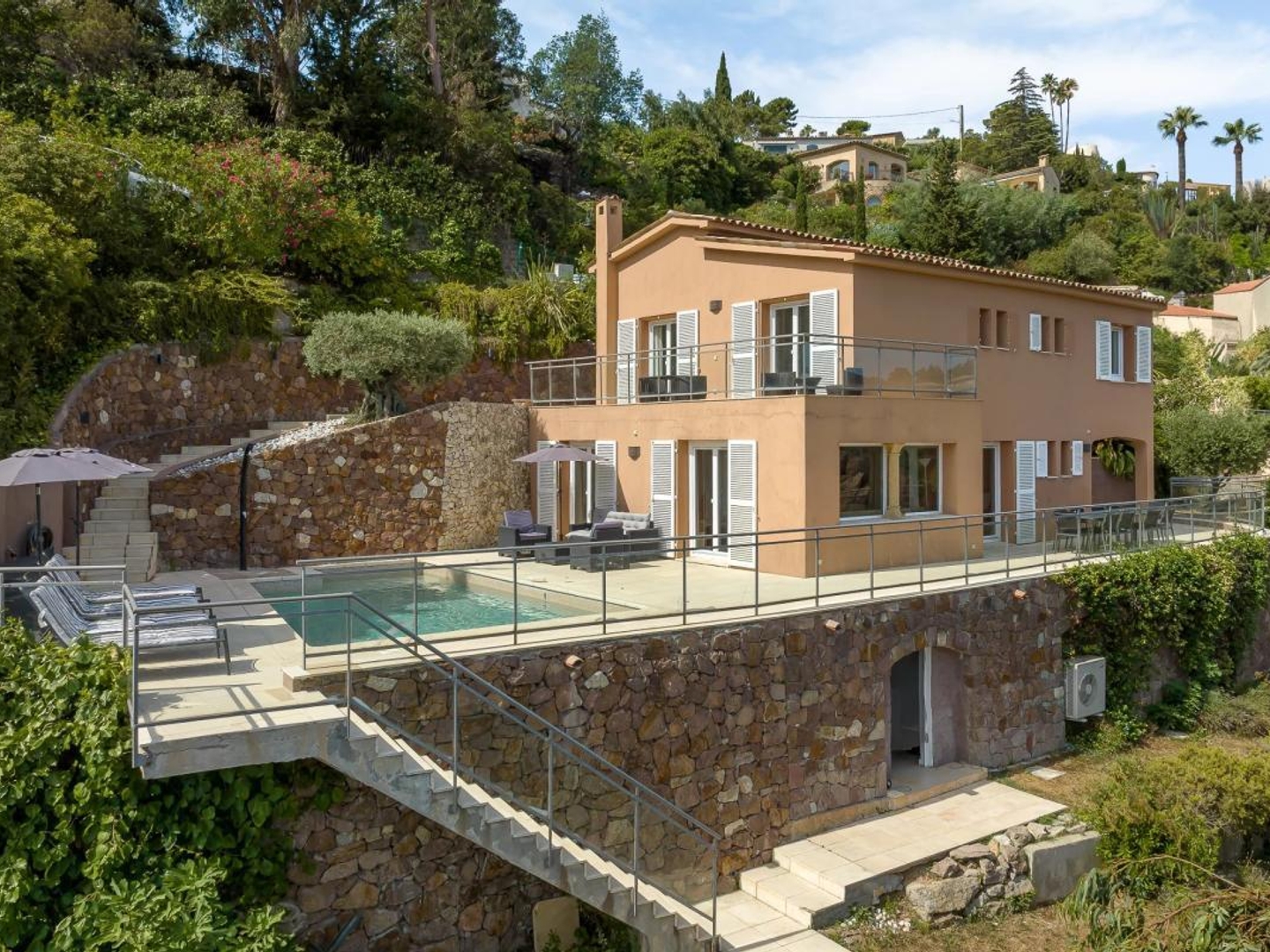 Maison à vendre - 4 pièces - 120m2 - Théoule-Sur-Mer (06590)
