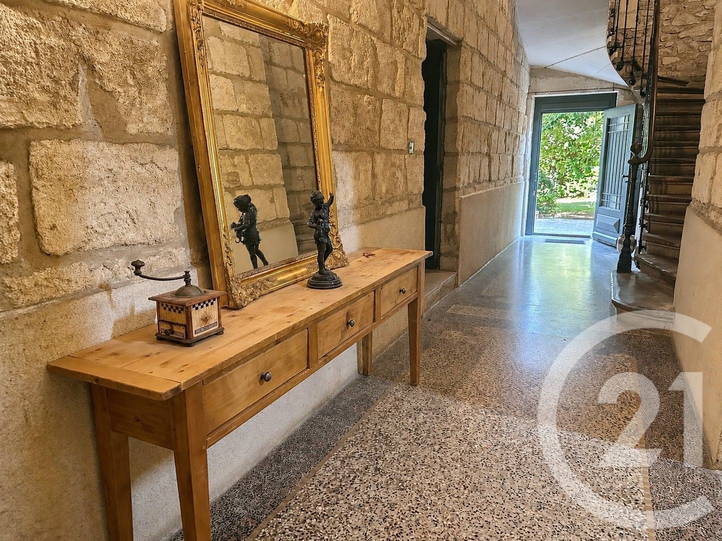 Maison à vendre - 15 pièces - 265m2 - Sommières (30250)