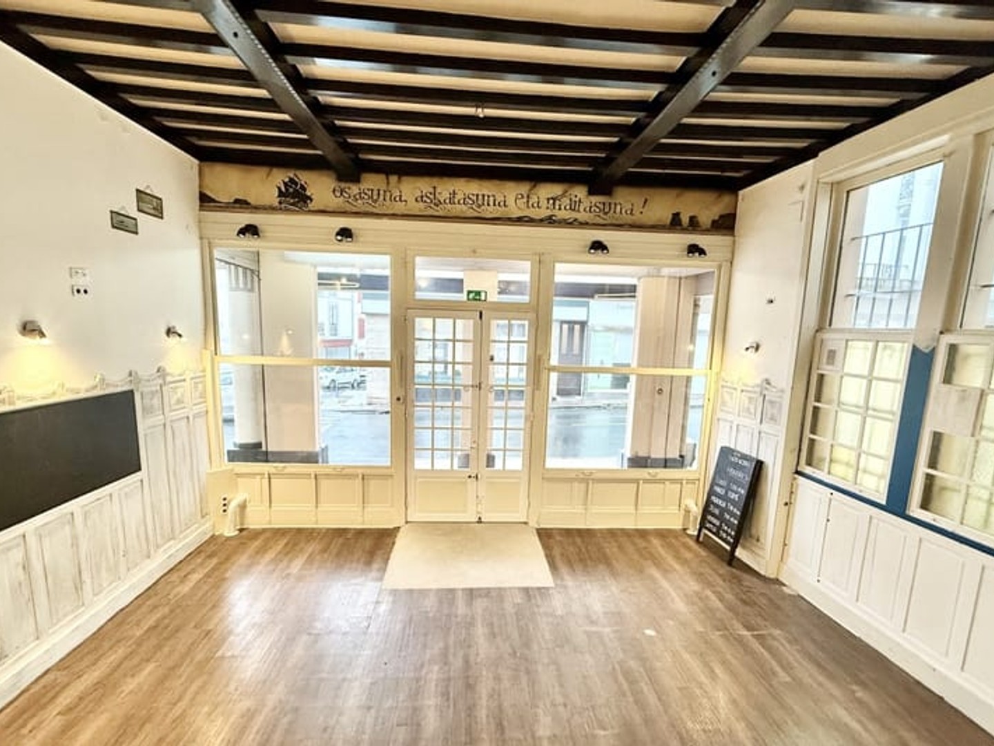 Magasin à vendre - 4 pièces - 133m2 - Hendaye (64700)