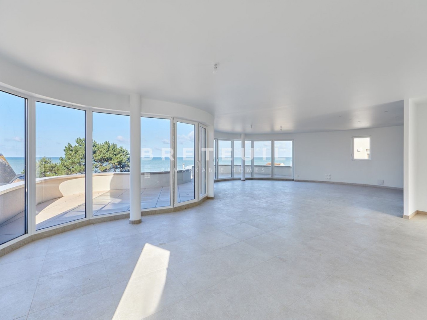 Maison à vendre - 6 pièces - 243m2 - Benerville-Sur-Mer (14910)
