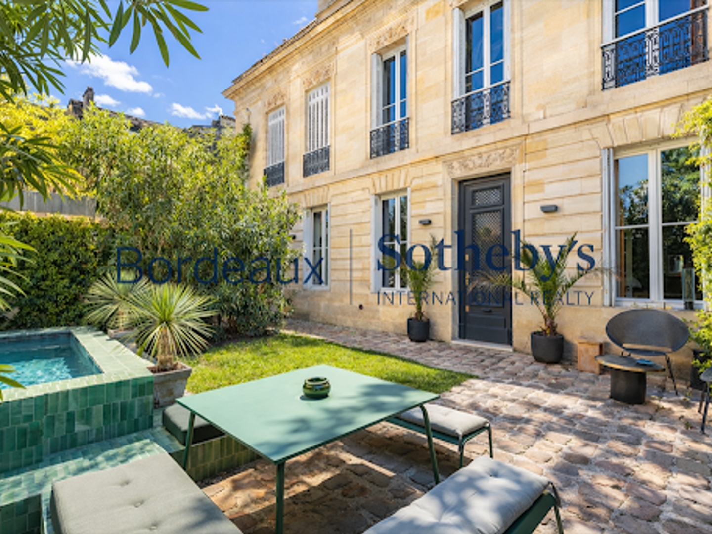 Maison 9 pièces 270 m²